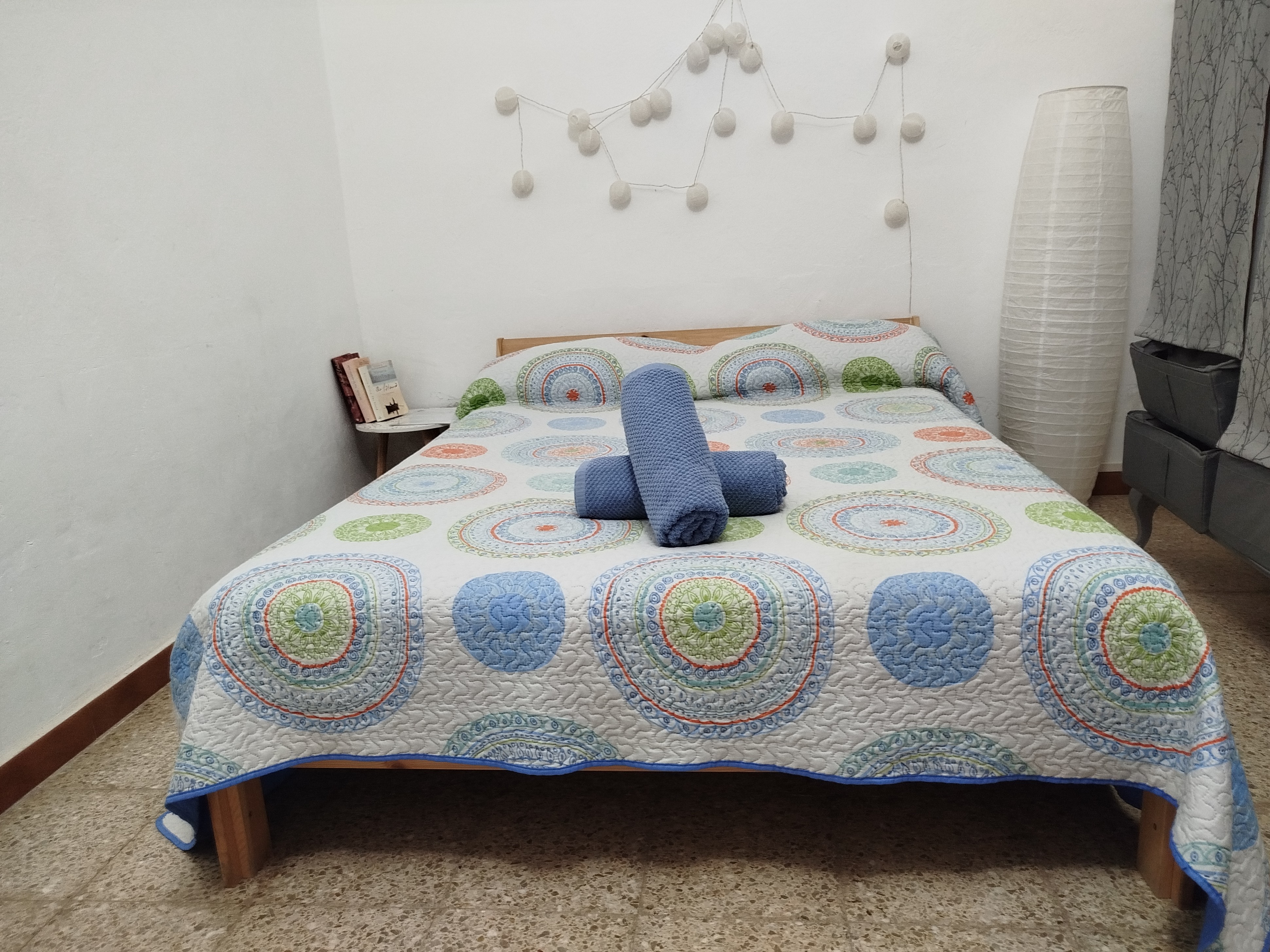 Habitación Doble Tirma luminosa con guirnalda de luces